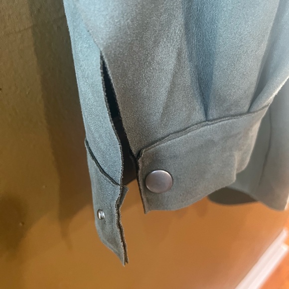 ‎ WynneLayers Stretch Faux Suede Shirt Jacket plus oversize 2XL - Picture 6 of 12